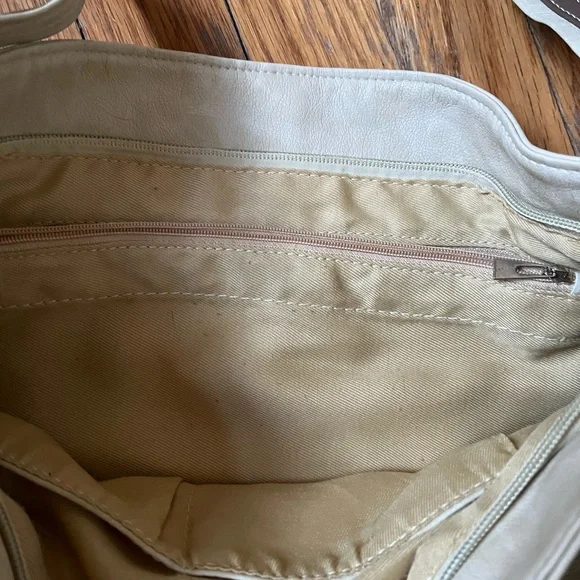 Tan pocketbook! - Picture 7 of 11